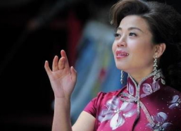 张也街拍生活照,捕捉生活中的时尚瞬间